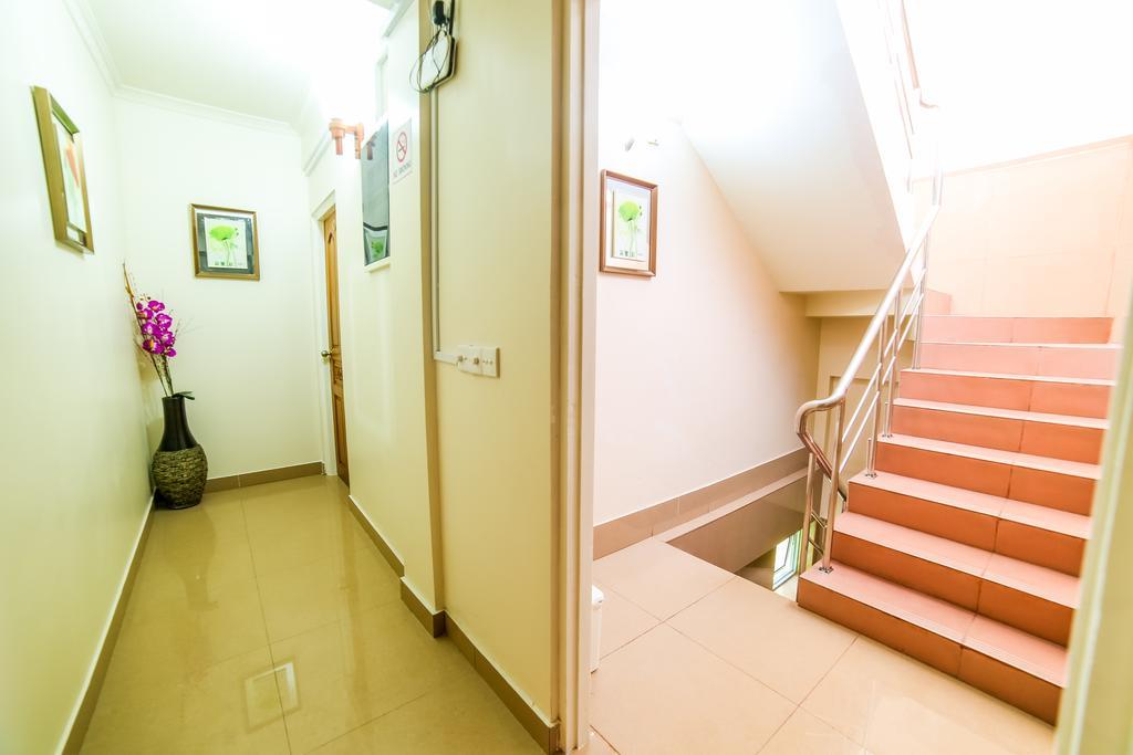 Relax Beach Inn Мале Екстериор снимка