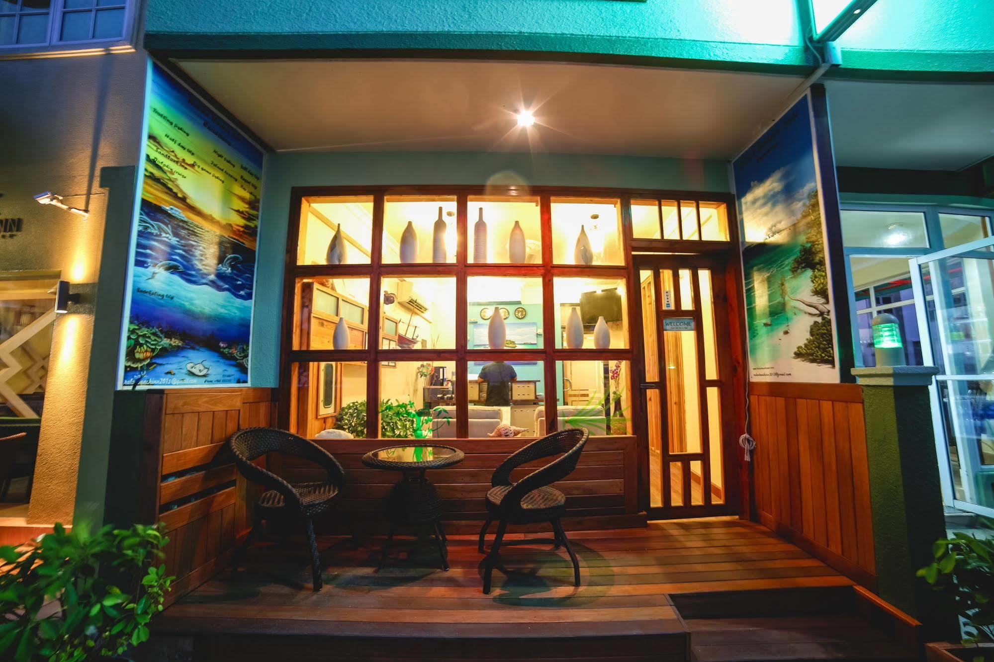 Relax Beach Inn Мале Екстериор снимка