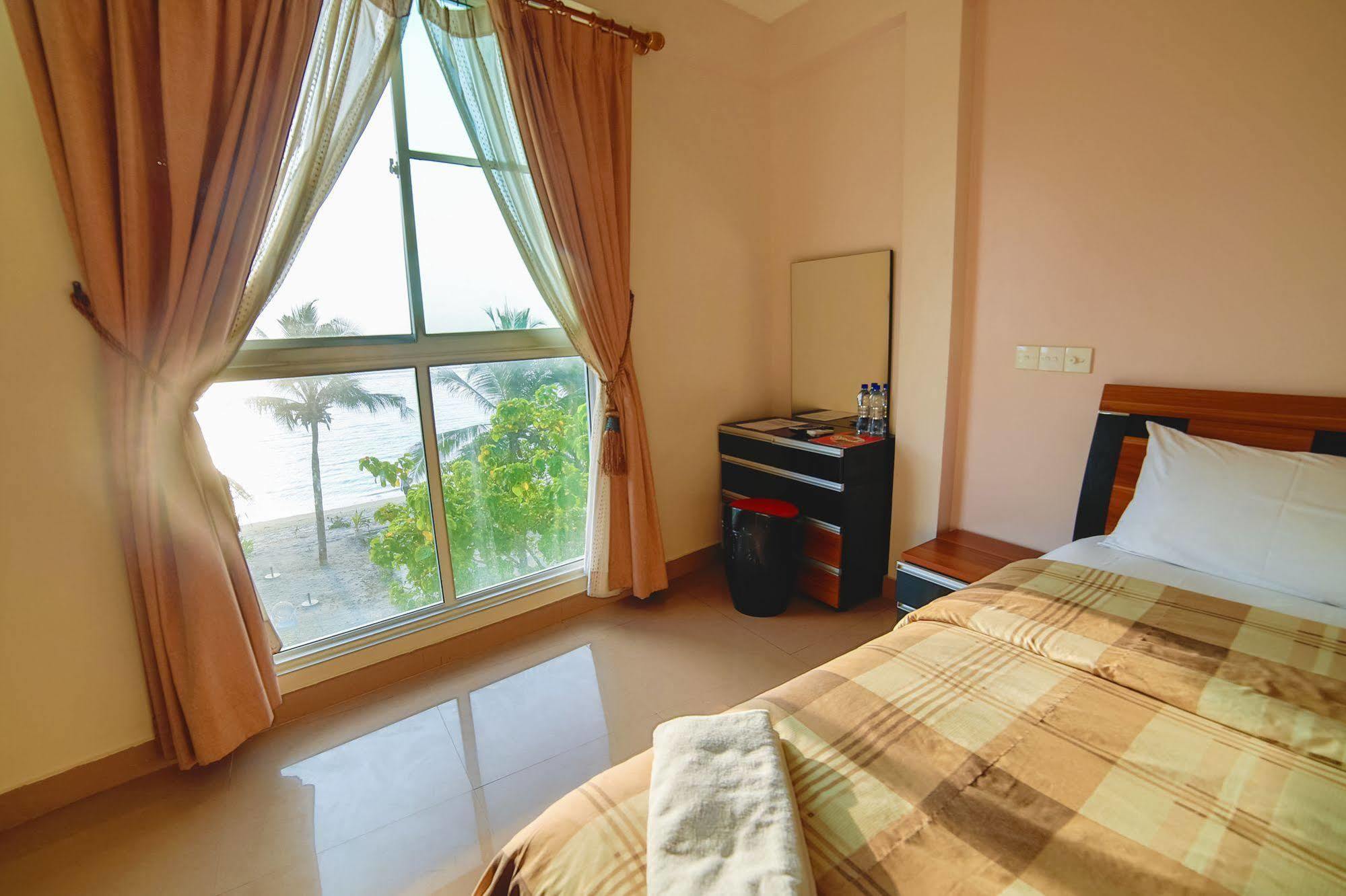 Relax Beach Inn Мале Екстериор снимка